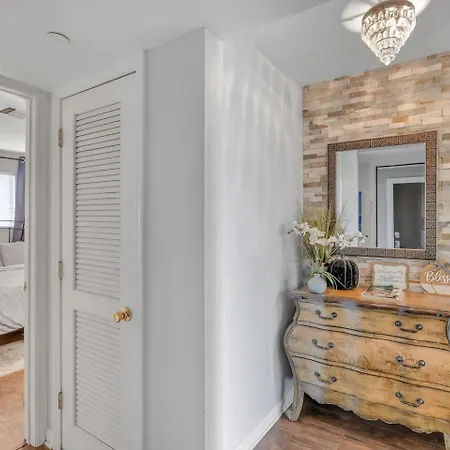 Nash Riverfront Condo, Sleeps 6, Walk To Broadway Apartment Nashville