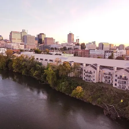 Nash Riverfront Condo, Sleeps 6, Walk To Broadway