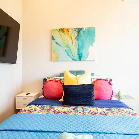 Heights Townhome With Free Parking & 3 Baths Apartment