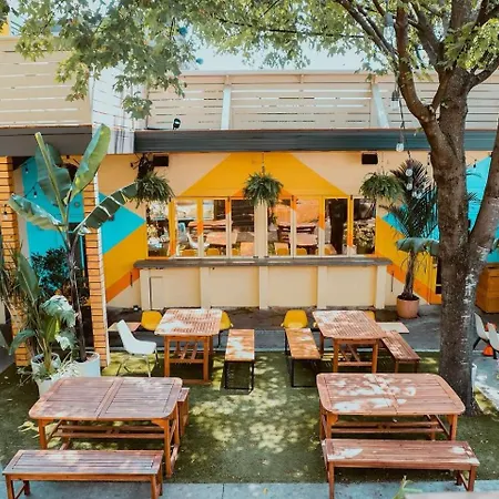 Spacious Dog Friendly 3 Bedroom Townhome, Grill, Patio 3 Blocks To Grocer, 5 Mins To 5 Points, 15 Mins To Broadway, 24 Hour Hospitality Team, Perfect For Families Nashville