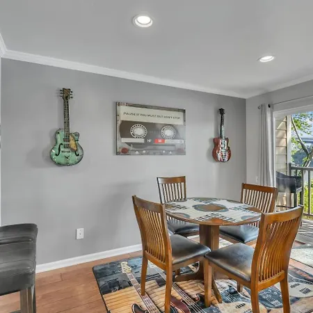 Apartment Nash Music City Condo, Sleeps 6, Walk To Broadway Nashville