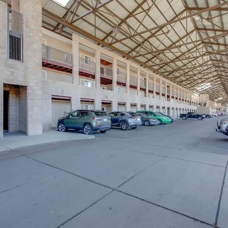 Nash Music City Condo, Sleeps 6, Walk To Broadway Apartment