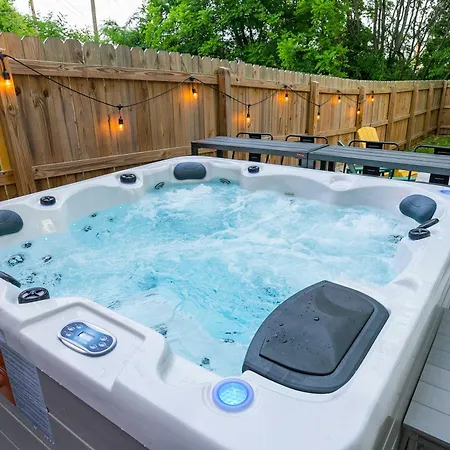 Vacation Haven Hot Tub Fire Pit Grill & Arcade Nashville