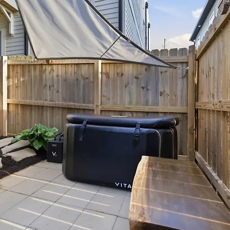 Designer Single Family House-rooftop- Hot Tub Holiday home Nashville
