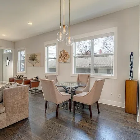 Cultured Coach - Music Row - Mins To Downtown Holiday home