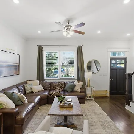 New 7 Mins To Broadway Sleeps 8 *