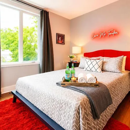 New Luxe Roofdeck 13 Beds Holiday home Nashville