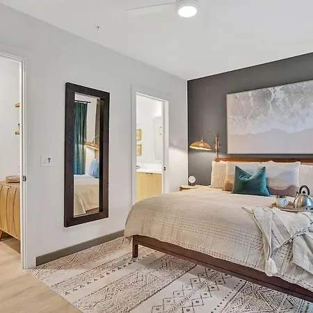 Hyve - Southern Comfort - Walk To Broadway Holiday home