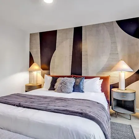 Holiday home Hyve-the Cosmo-walk To Broadway
