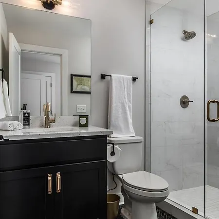 Edgehill Duo - 2 Townhomes - Mins Vanderbilt Holiday home