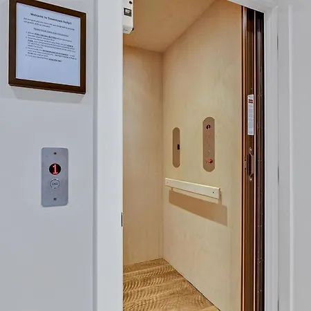 Holiday home Downtown Dolly - Heart Of Gulch - Rooftop Hot Tub *