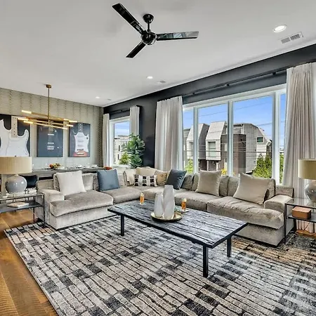 Holiday home Downtown Dolly - Heart Of Gulch - Rooftop Hot Tub *