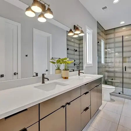 Downtown Dolly - Heart Of Gulch - Rooftop Hot Tub Holiday home