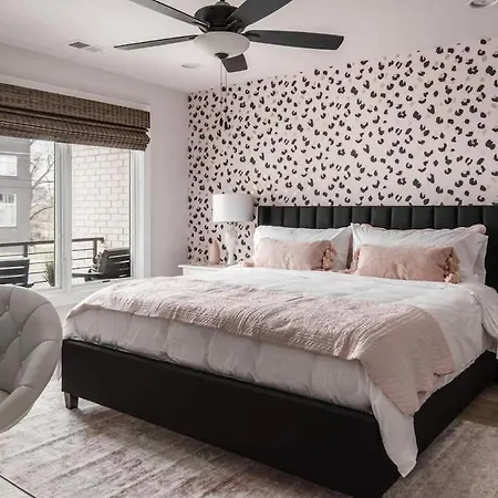Holiday home Urban Row - Rooftop Hottub - Heart Of Gulch *
