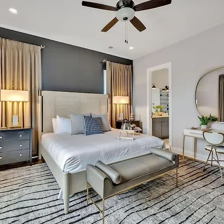 Downtown Dolly - Heart Of Gulch - Rooftop Hot Tub Holiday home *