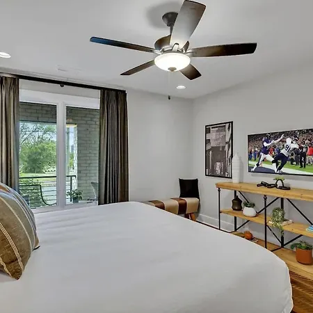 Downtown Dolly - Heart Of Gulch - Rooftop Hot Tub Holiday home *