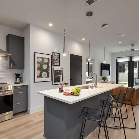 Jupiter - Odyssey - Heart Of Midtown Holiday home