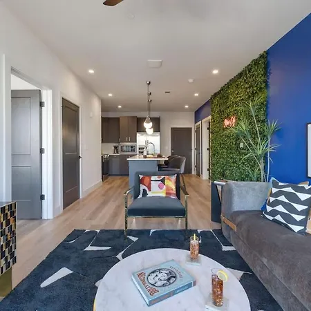 Modern Muse-odyssey-full Gym-heart Of Midtown Holiday home *