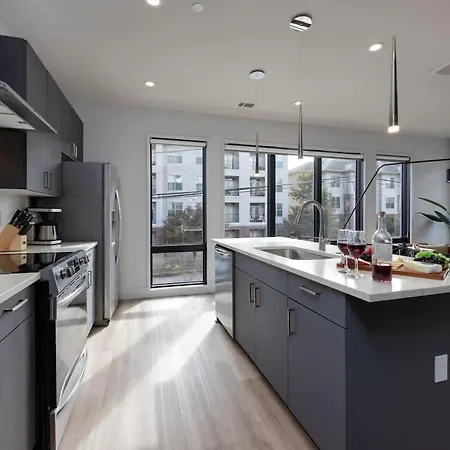 Holiday home Hideaway-odyssey-heart Of Midtown *