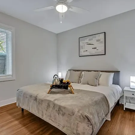 Holiday home Melrose Mix - Rooftop Deck - 5 Mins To Broadway *