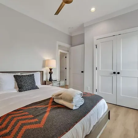 Holiday home Soprano - Private Rooftop - 8 Mins To Broadway Nashville