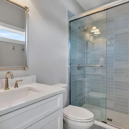 Holiday home Soprano - Private Rooftop - 8 Mins To Broadway *