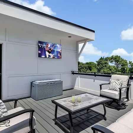 Soprano - Private Rooftop - 8 Mins To Broadway *