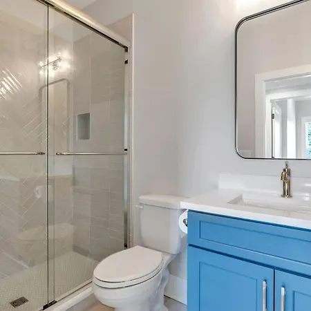Holiday home Soprano - Private Rooftop - 8 Mins To Broadway *