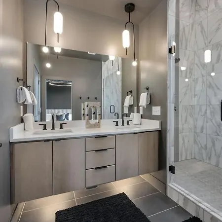 Luxe-elevate-modern Luxury-stunning Views Nashville