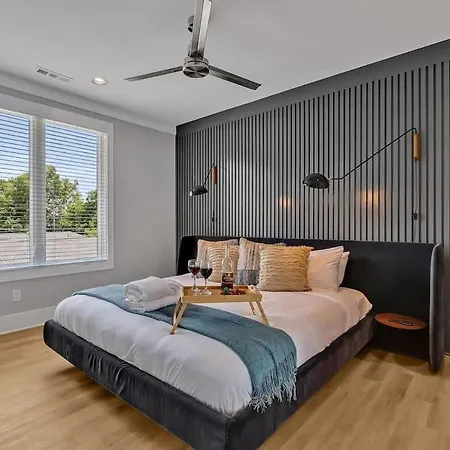 Tenor - Private Rooftop - 8 Mins To Broadway Holiday home