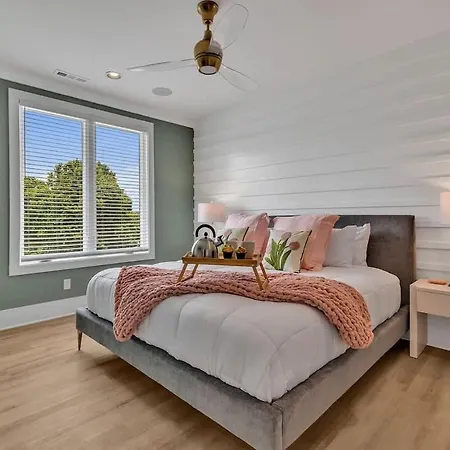 Resonant - 2 Townhomes - 2 Private Rooftop Decks Holiday home Nashville