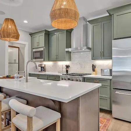 Resonant - 2 Townhomes - 2 Private Rooftop Decks *