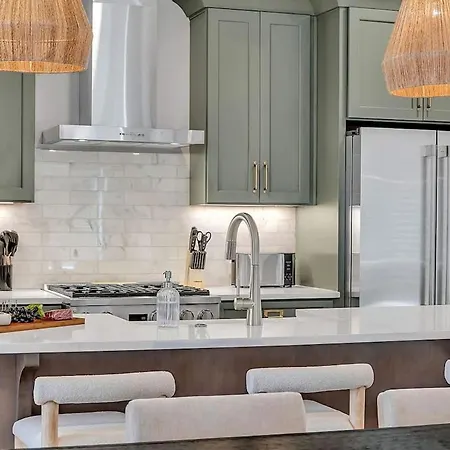 Holiday home Resonant - 2 Townhomes - 2 Private Rooftop Decks