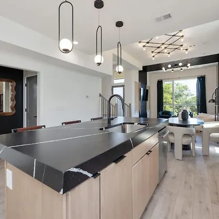 Enchant - Stunning Views - Modern Luxe Nashville