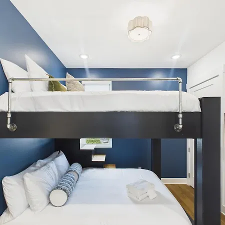 Gallatin Retreat-private Balcony-in East *