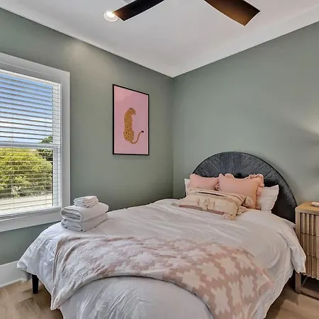 Resonant - 2 Townhomes - 2 Private Rooftop Decks *