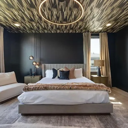 Enchant - Stunning Views - Modern Luxe Holiday home *