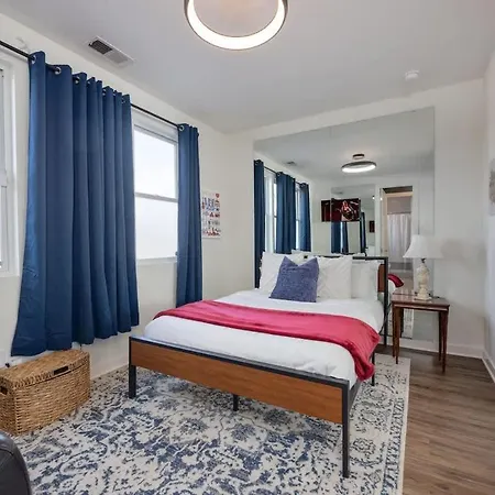 Notes - Sleeps 8 - Mins To Broadway! *