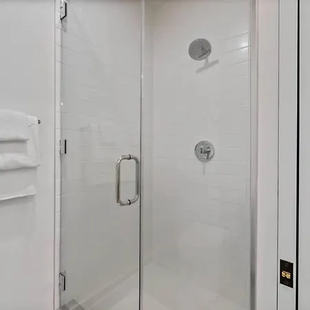 Holiday home Hyve - Tropical Penthouse - Pool & Gym *
