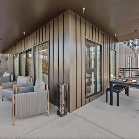 Hyve - Tropical Penthouse - Pool & Gym Nashville