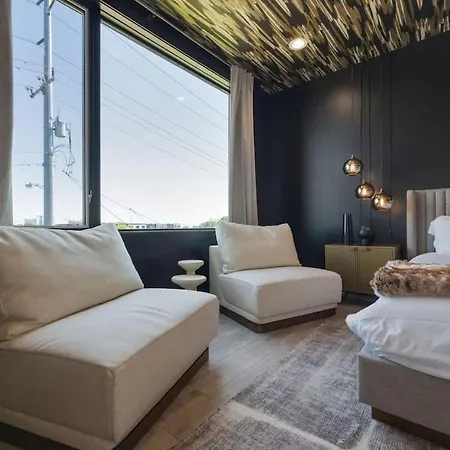 Enchant - Stunning Views - Modern Luxe Holiday home Nashville
