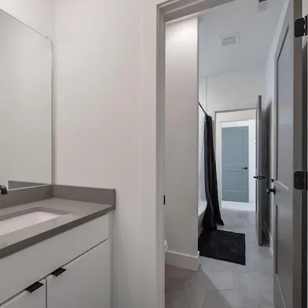 Enchant - Stunning Views - Modern Luxe Holiday home Nashville