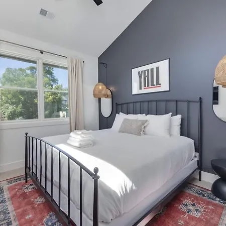Enchant - Stunning Views - Modern Luxe *