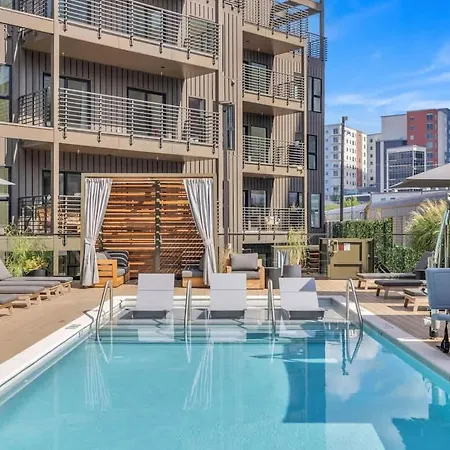 Hyve - Harmony Strum - Walk To Broadway - Pool & Gym Nashville