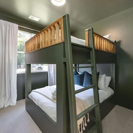 Holiday home Enchant - Stunning Views - Modern Luxe *