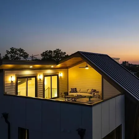 Enchant - Stunning Views - Modern Luxe Holiday home