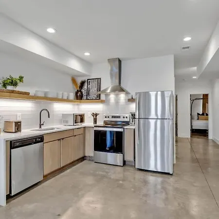 Enchant - Stunning Views - Modern Luxe