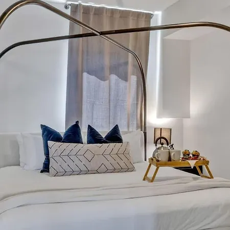 Enchant - Stunning Views - Modern Luxe