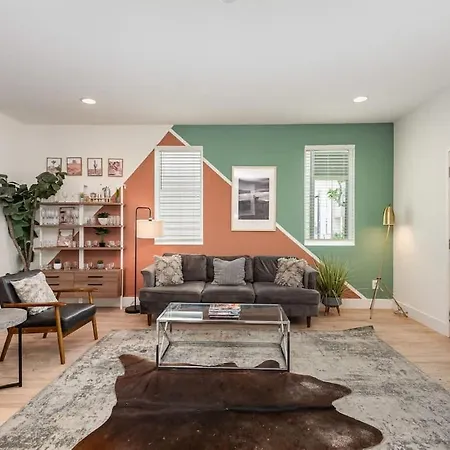 Holiday home Citrine-private Patio & Balcony-near Germantown Nashville
