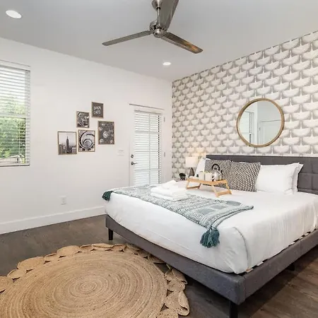 Holiday home Hurst House - 4 Stylish Homes - Mins To Germantown Nashville